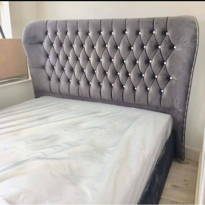 Chesterfield Design Bed Textile Leather Velvet Upholstery Hotel Beds Bedroom
