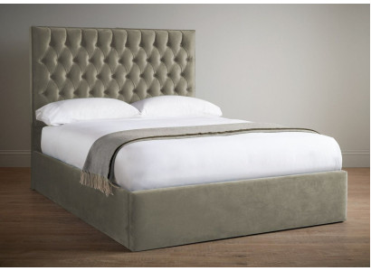 Tauper Chesterfield Double bed Designer Bedroom Beds