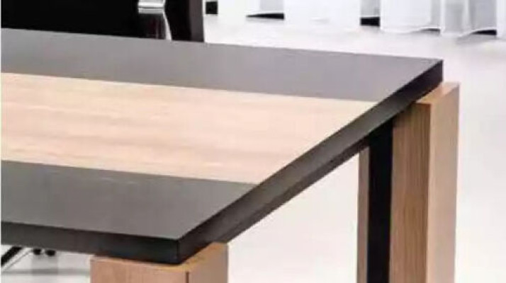 High-quality conference tables for efficient discussions and meetings