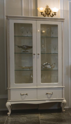 Dining room set 9 pieces. Suite Table 4x Chair Chest of drawers Mirror Display case Stool