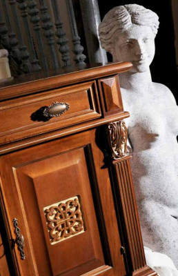 Classic r Wall Cabinet Sideboard Wood Buffet Display Case Luxury Wardrobe Furniture