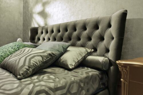 Luxury bedroom set 4 pieces. Bed + 2x Bedside table + Stool Modern Design Beds Solid wood