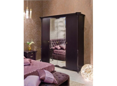 Beautiful wardrobe with mirrored doors in an elegant Italian design