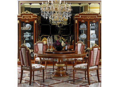 Incomparable dining table with carved table frame and 4 chairs