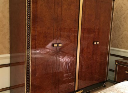 A great wardrobe for real lovers of classic r furniture