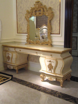 Dressing table with Mirror Luxury Class Console Chest of drawers Bedroom Baroque Rococo