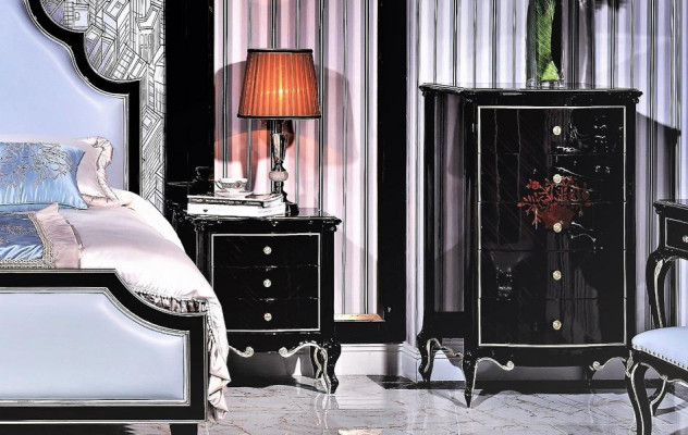 Stylish Classic Chest of drawers in Black with glossy surface