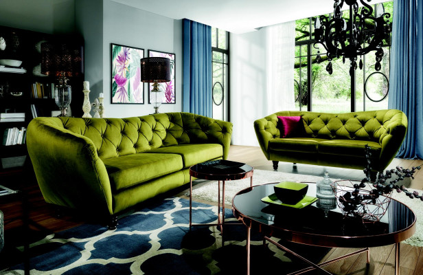 Three-seater sofa with luxurious Chesterfield backrest in an elegant shade of green