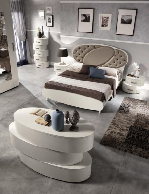 Chesterfield Double bed Bed Bed frame e Beds Upholstered bed Luxury Furniture Italy