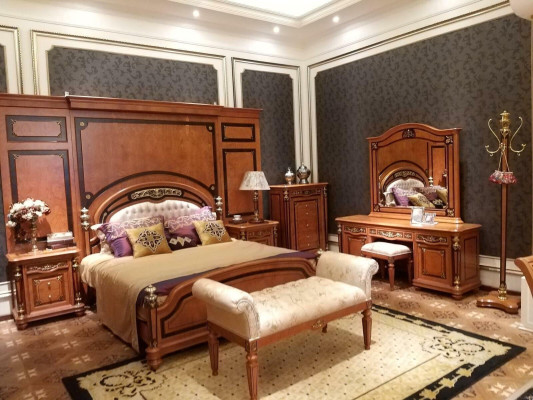Luxury Bedroom Bed Double bed Real Handcraft Wood Leather Upholstery Beds