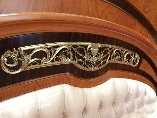 Luxury Bedroom Bed Double bed Real Handcraft Wood Leather Upholstery Beds