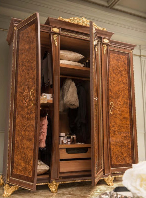 Wardrobe Solid Bedroom Furniture Italy Real wood Wardrobe wooden cabinet